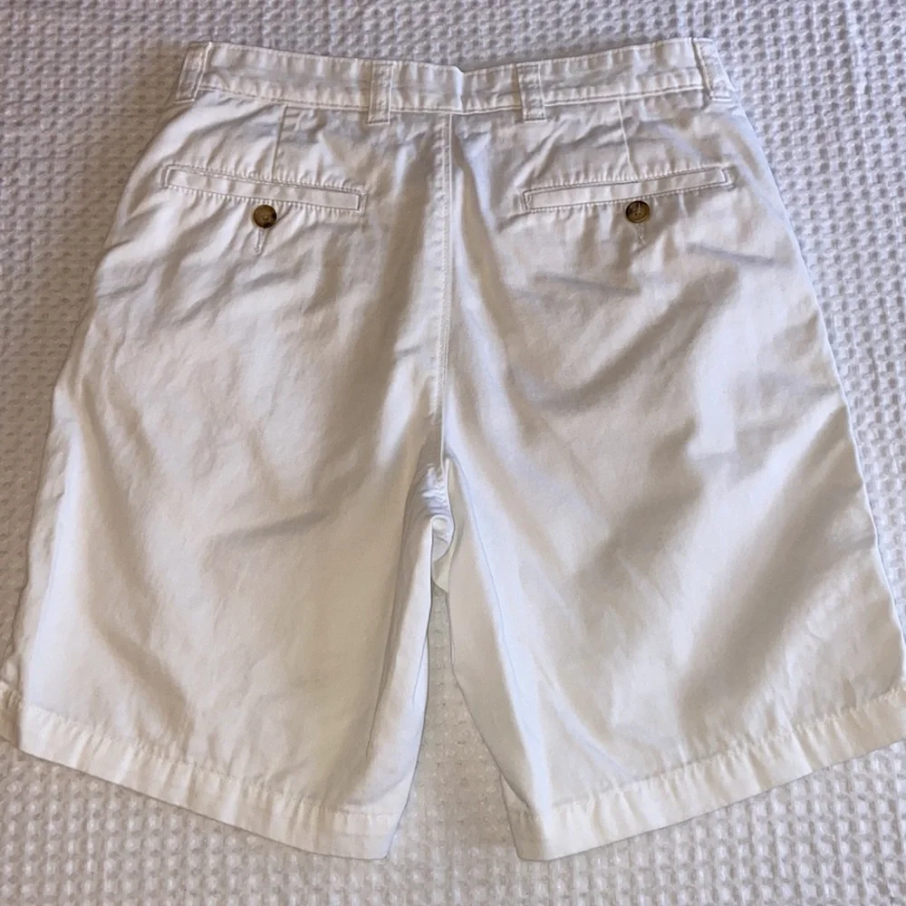 Club Room Flat Front Bermuda Shorts Size 29 WHITE EUC